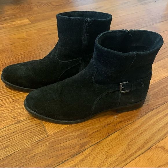 La Canadienne Suede Ankle Booties - Picture 1 of 6